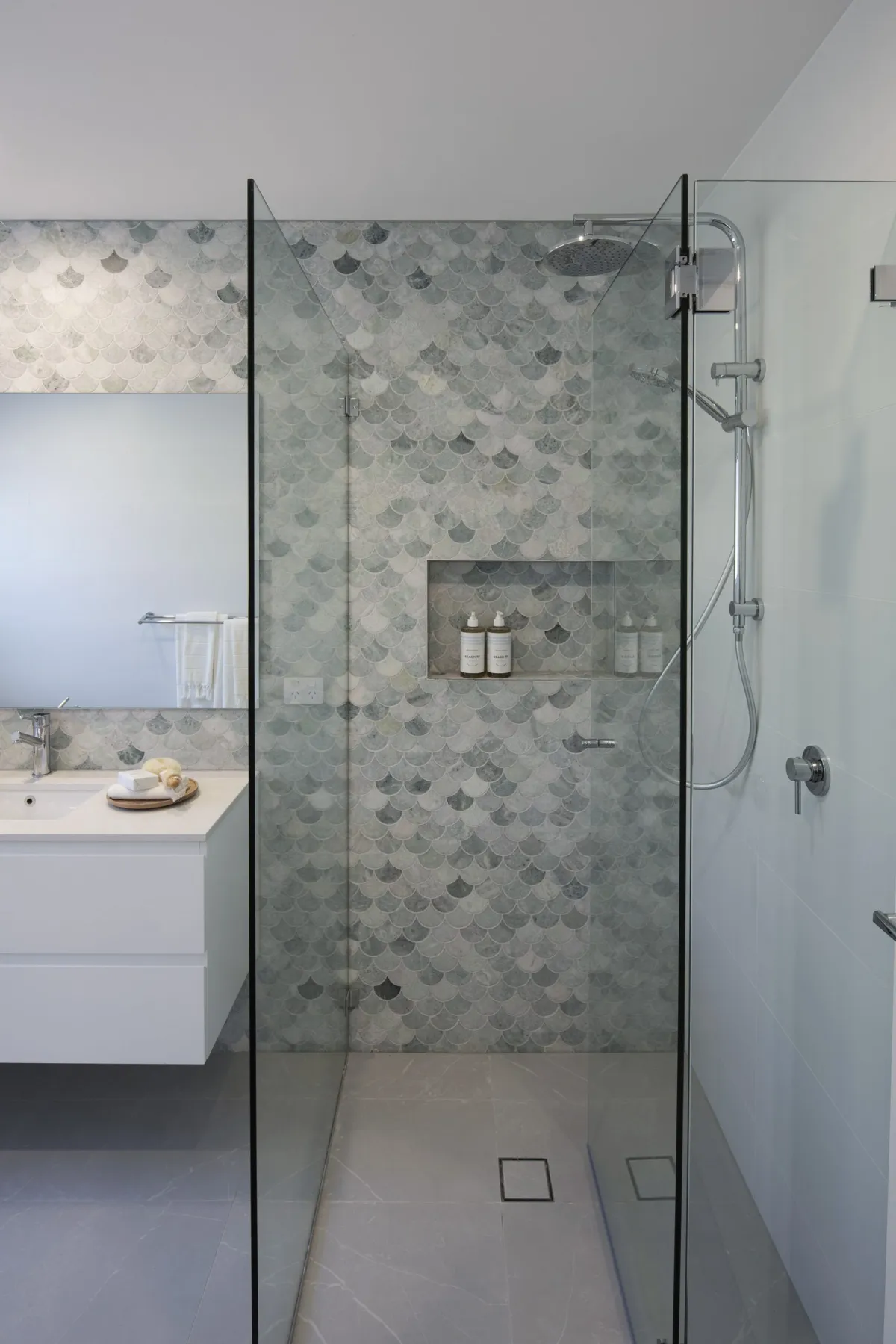 Carolina 1 311 Box Hill frameless shower acreen
