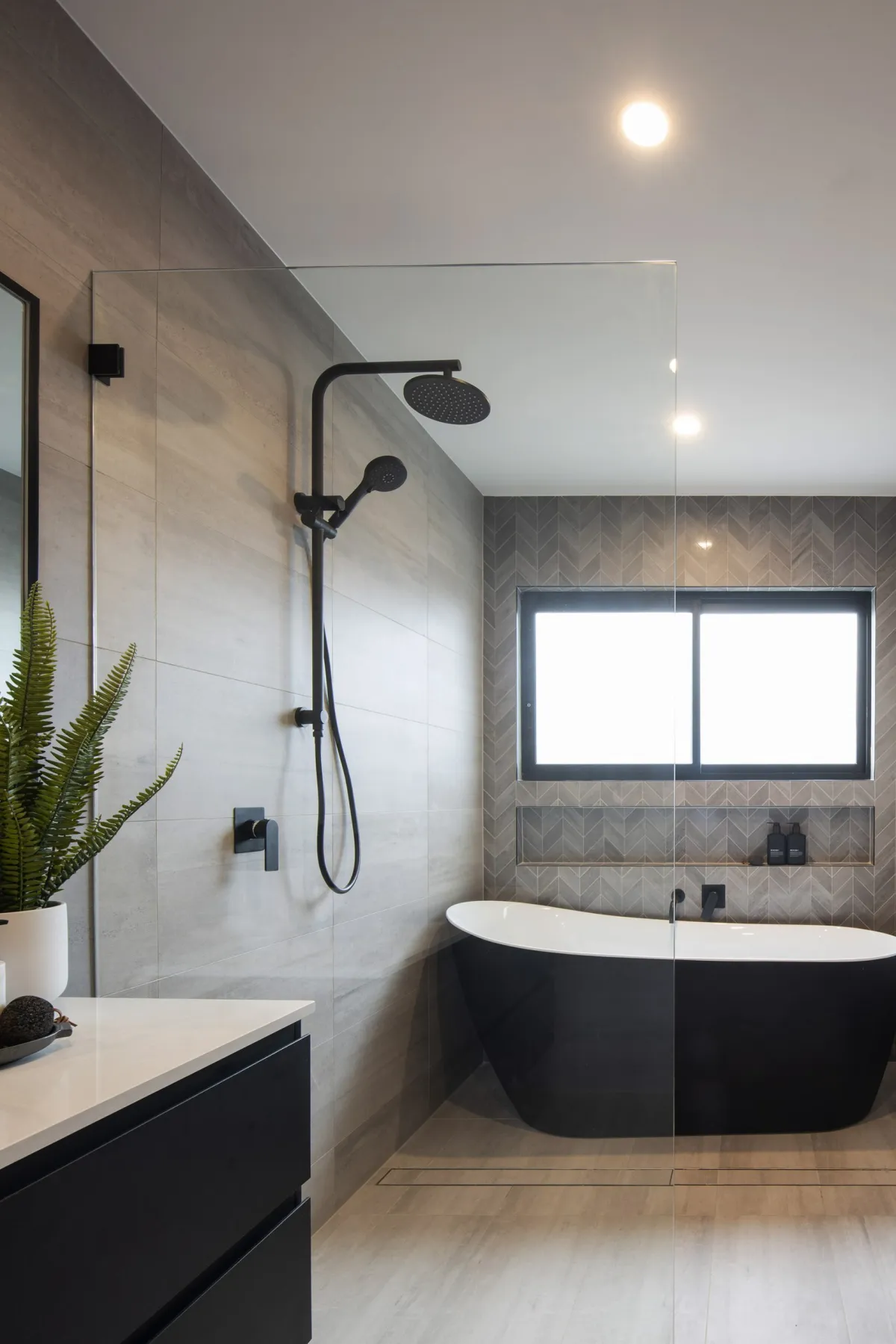 Cayman 287 at Box Hill shower screen