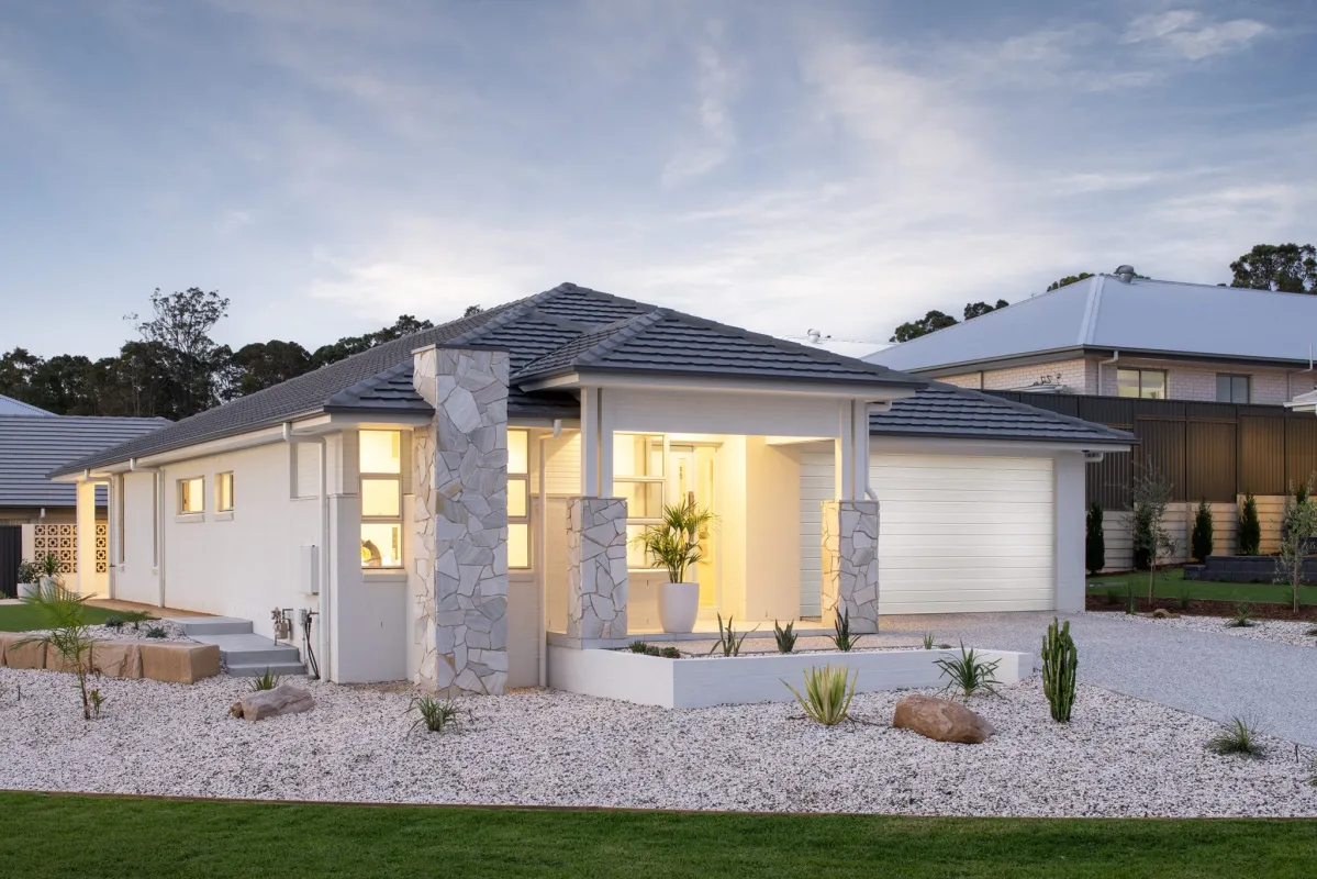 Avoca 245 with Grande, Warnervale