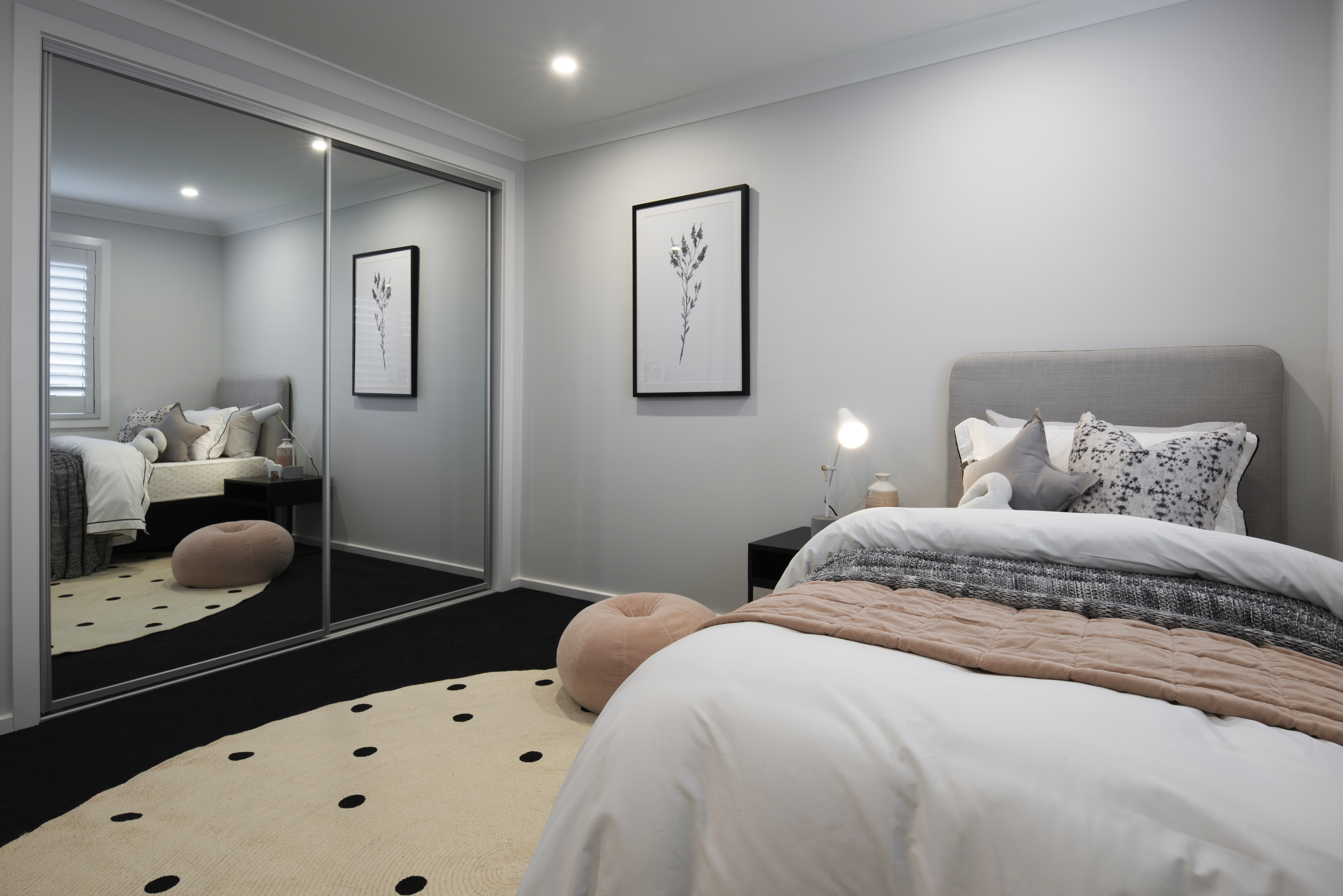 San Tropez 273 — gallery image 4
