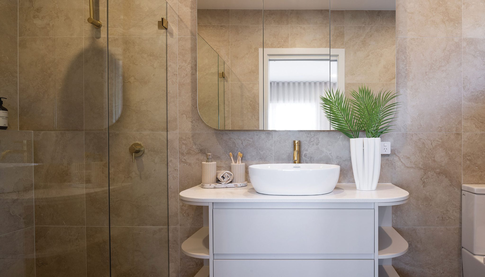 Ensuite: Above counter basin