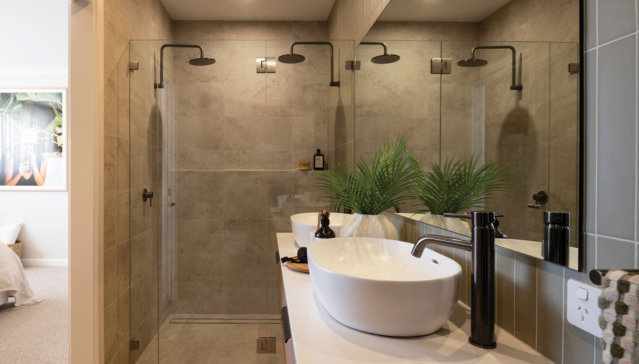 Ensuite: Square set ceilings