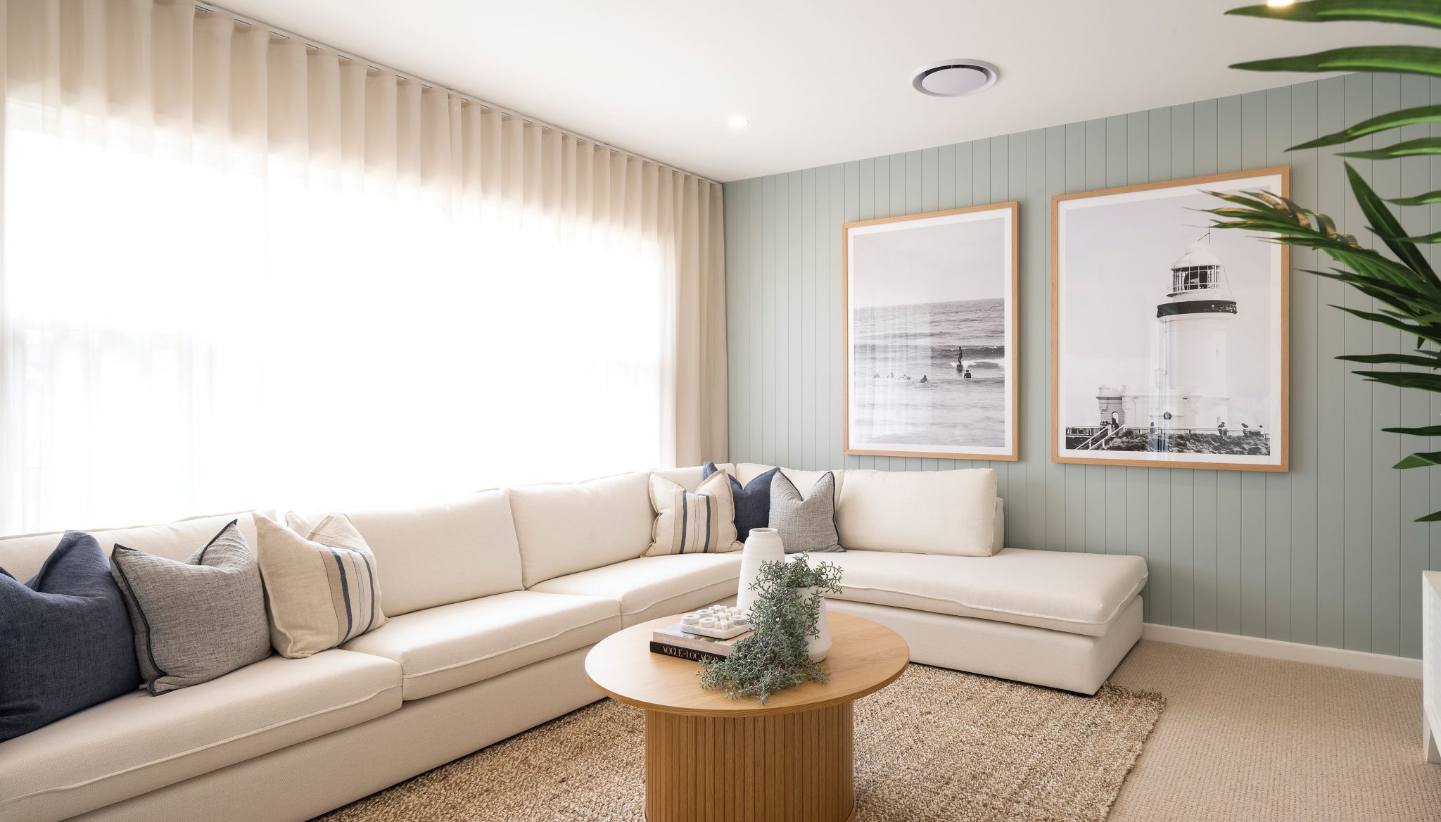 Living area: Daiken Inverter Ducted Air Conditioning