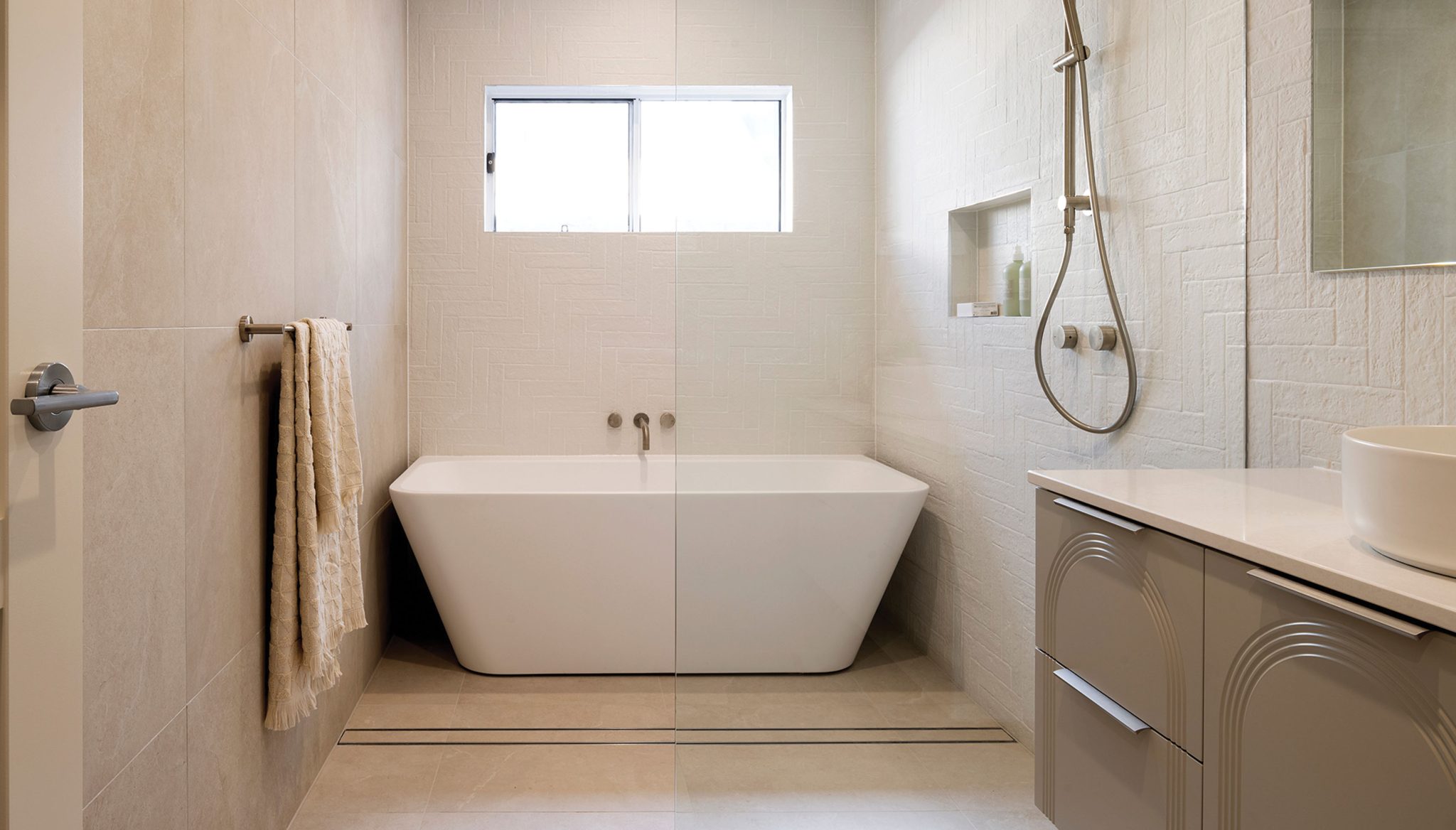 Main Bathroom: Shower channel with tile insert