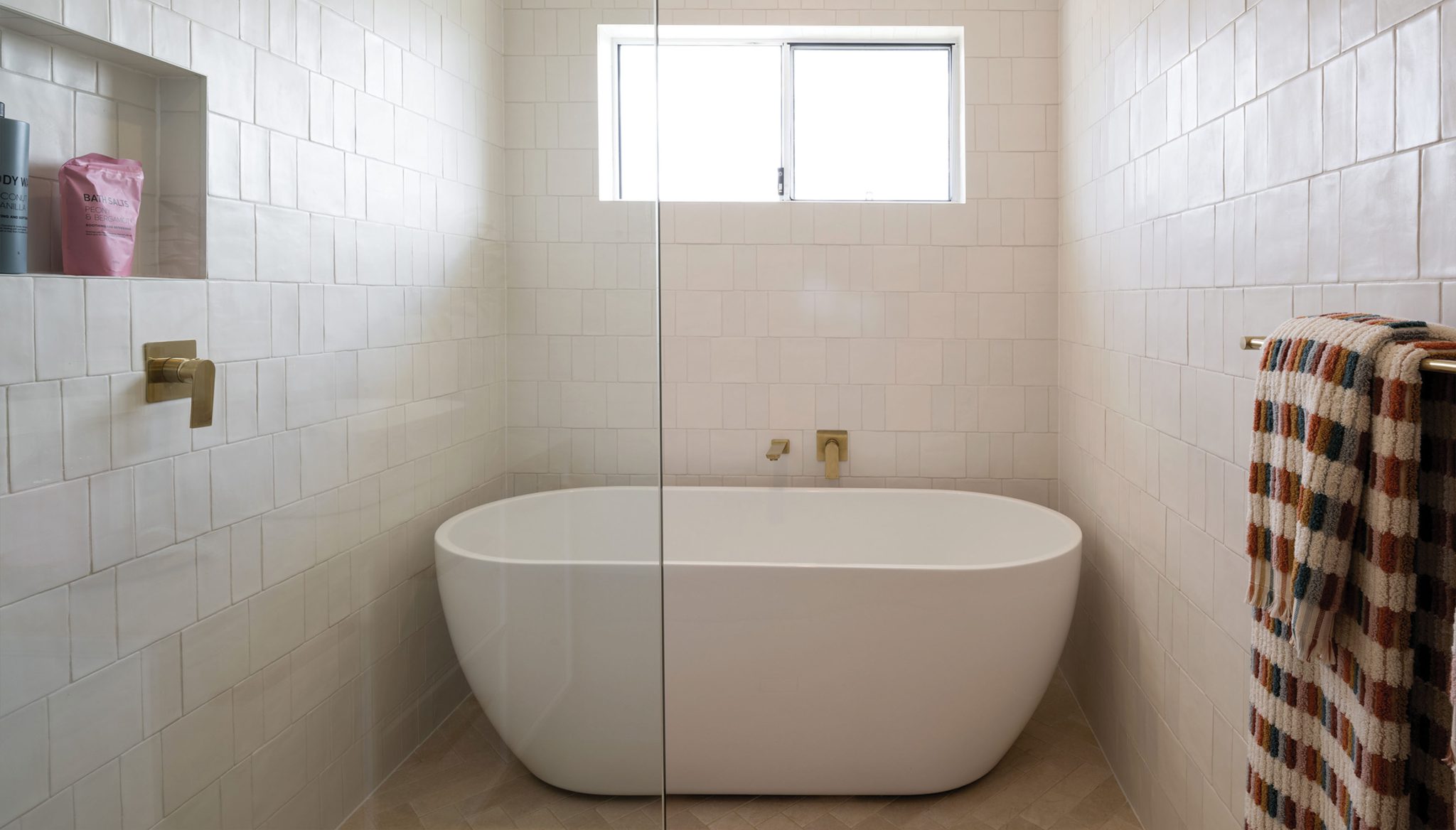 Main Bathroom: Stylish wall mixer to shower and bath